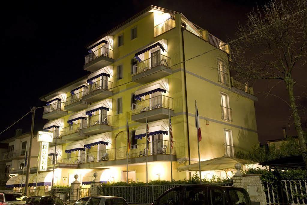 Hotel Fortunella Lido di Camaiore Eksteriør billede
